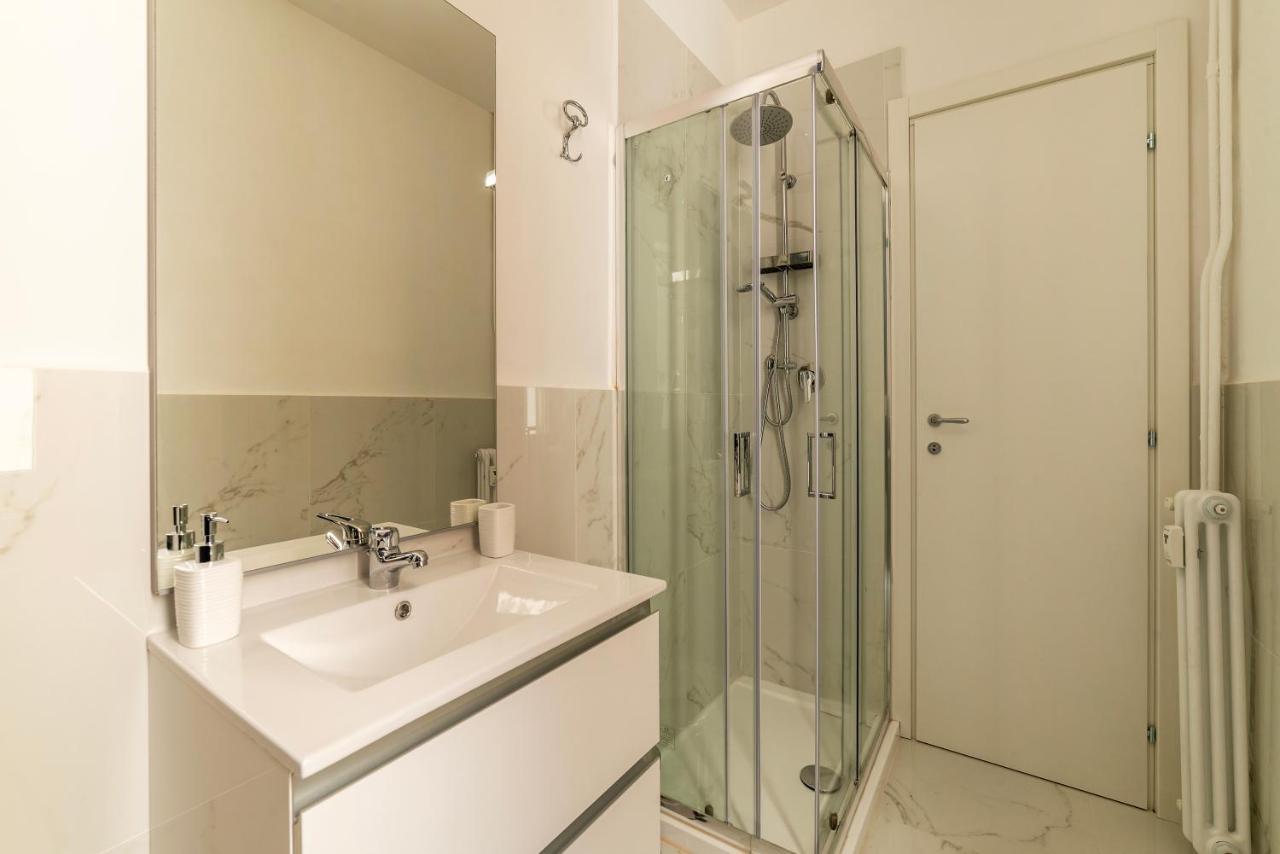 Functional Apartment - Piazza Re Di Roma Esterno foto